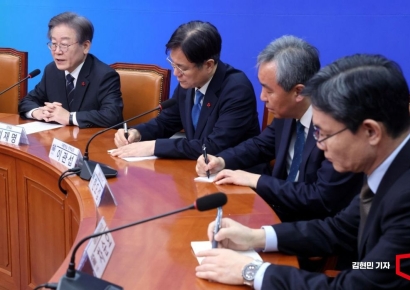 [포토] 야당 대표 찾은 대통령 참모들
