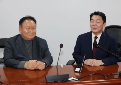 안철수, 野 탈당 이상민 만나 "적당한 시기 힘 합치자"