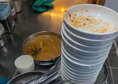 "이게 정상인가요?"…칼국수 세 그릇 시키고 앞접시 16개 쓴 손님들