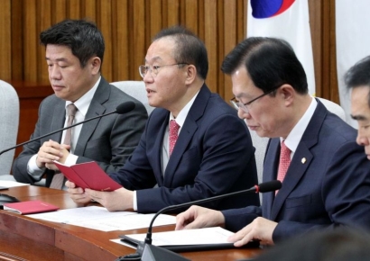 [포토] 윤재옥 "송영길 구속, 586운동권 씁쓸한 몰락…석고대죄해야"