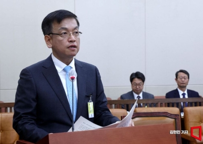 [포토] 최상목 "국민 살림살이 개선 최우선…지속 가능 정책 추진"