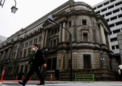 BOJ, 완화정책 유지 결정…"임금-물가 선순환 확신 어려워"