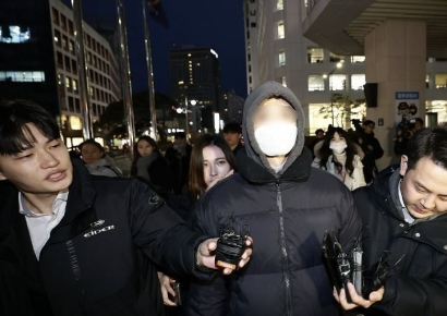 경복궁 담벼락 '두번째 낙서범'…"예술했을 뿐" 주장