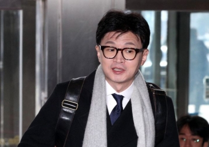 [포토] 국회 들어서는 한동훈 장관