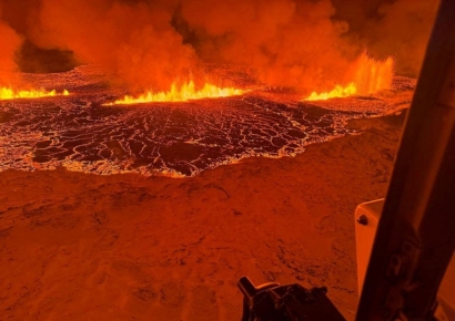 '구경할 때 아닌데'…"지진 이후 용암 솟구쳐" 또 화산 폭발한 아이슬란드