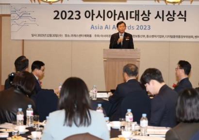 [포토]아시아AI대상 축사하는 고진 위원장