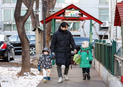 "시간 조율만 돼도 직접 육아 가능" 유연근무가 가져온 기적[K인구전략]