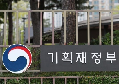 기재부 “차량용 요소수 재고 7개월분 증가 전망”