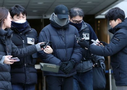 "안 죄송"하다던 경복궁 모방범, 구속 기로에 "죄송"