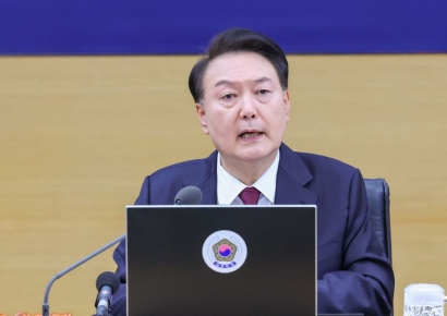 尹 "저출산 대책, 다른 차원 고민할 때…과도한 경쟁이 문제라면 고쳐야"