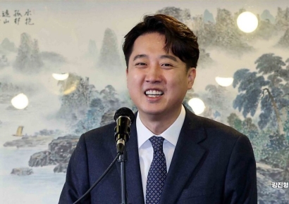 [포토]환하게 웃는 이준석 전 대표