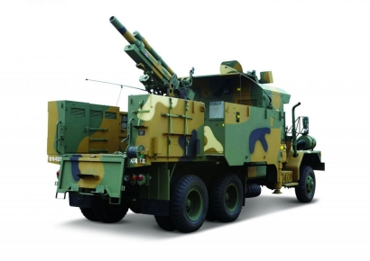 [군사이야기]105mm 곡사포의 무한변신
