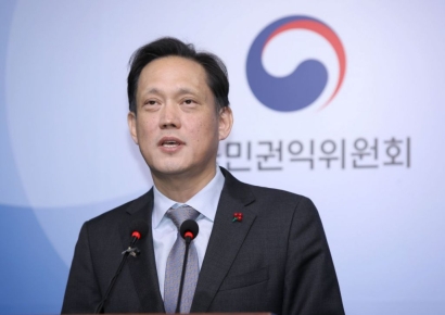 육아휴직·양육공무원, 임대아파트 우선배정…무이자 대출 확대