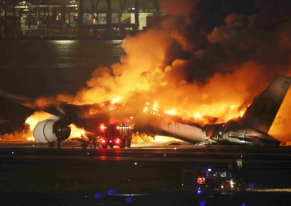 日 하네다 항공기 충돌 책임놓고 공방…JAL "착륙과정 문제 없었다"