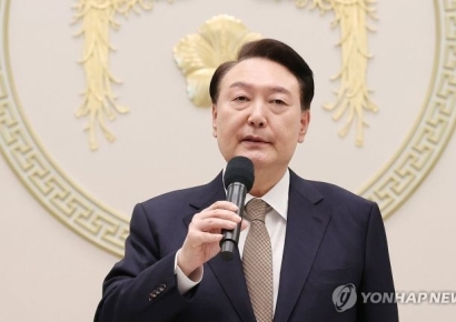 5부 요인 만난 尹 "민생경제 온 힘… 테러는 자유 억압"(종합)