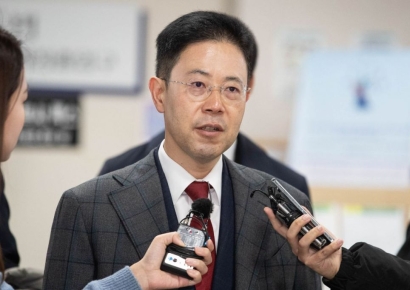 '고발사주' 의혹 손준성에 공수처 압수수색 "일부 위법"