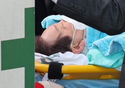"헬기 이송 이재명 대표 고발하겠다" 소청과의사회, '업무방해' 주장