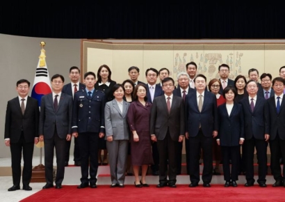 尹, 최상목 등 장관급 7명에 임명장 수여