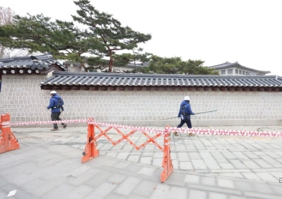 [포토]가림막 제거된 경복궁 담장 