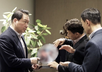 SK하이닉스 찾은 최태원 “반도체 사이클 짧아져…변화 대응해야"