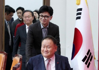 [포토] '野 5선' 이상민, 與 입당…"국민의힘이 총선서 원내 1당 돼야"