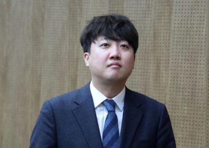 [포토] 이준석 "공영방송 사장 임명동의제…10년 이상 방송경력 의무화"