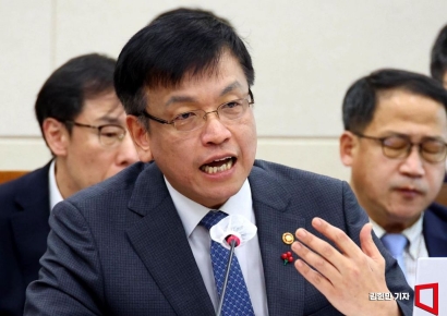 줄어든 세수…지난해 11월까지 나라살림 65조원 적자 