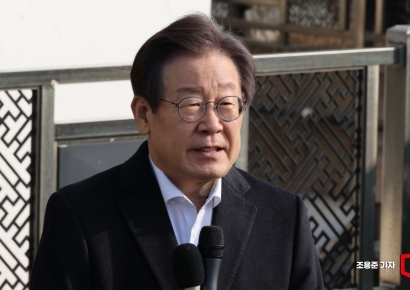 檢, ‘이재명 피습범’ 살인미수·공선법 위반 혐의 구속기소
