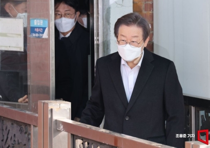 멈췄던 '대장동 재판' 23일 재개… 이재명 출석은 불투명