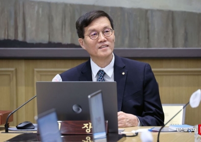이창용 총재 "6개월 이상 금리인하 쉽지 않을 것"