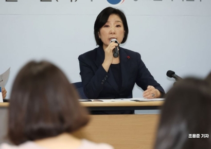오영주 장관 "중기부 내 전담부서 설치해 중소기업 해외 진출 돕겠다"