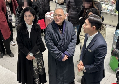 '명동 올리브영' 북새통…매일 외국인 2000명 몰린다