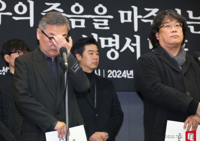 [포토]눈물 참는 김의성 배우