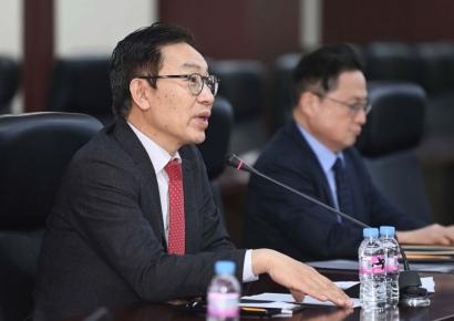 미·영 후티 근거지 공습에 '중동 해상물류' 불확실성 커져…산업부, 항로변경 권고·임시선박 투입 추진