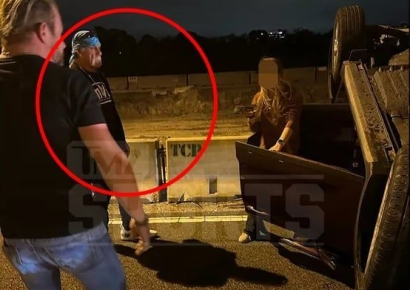 뒤집힌 차에서 10대 소녀 구한 칠순 노인…WWF스타 헐크 호건