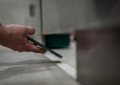 '긴 머리에 스타킹' 요즘 유행하는 여장남자?…화장실 몰카범