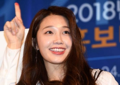 "집사로 반려자로 받아달라" 수백회 문자…정은지 스토킹女 집유