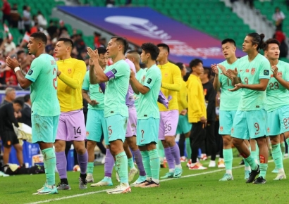 1골도 못넣고 비겼는데…'옐로카드 1장' 韓심판 탓하는 中축구팬