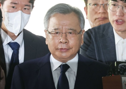 [속보]'대장동 50억 클럽' 박영수 前특검, 1심서 징역 7년