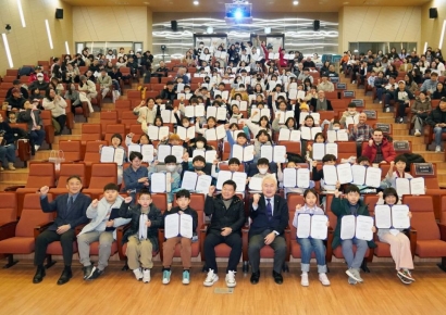 영어 자신감 ‘쑥쑥’...동대문구 겨울방학 영어체험교실 수료