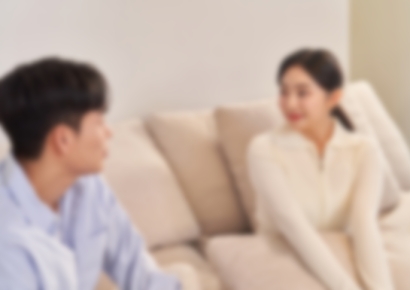 유부남과 얘기하다 옷장에 숨은 여성…부인에 들키자 한 말
