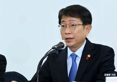  국토부 장관 "집값, 추세적 상승 아니다…시장 개입 자제"