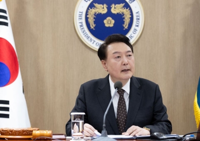 尹 "단통법 폐지 전이라도 가격 인하 방안 강구" 지시