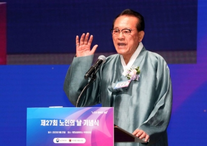 "이준석, 결혼 안하고 애 안키워 물정 몰라" 노인회장 맹비난
