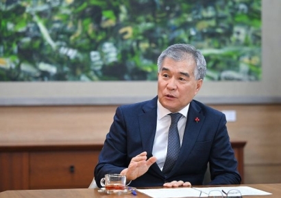 출산율 꼴찌… 서울시의장 "저출생 지원 소득기준 폐지" 선언