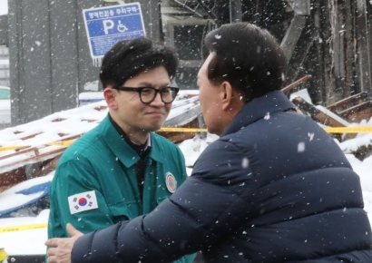 '정치쇼' 논란 서천시장…이준석 "尹, 화재 구경갔나...피해상인 안 만나"