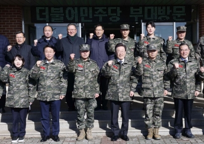 [포토] 이재명, 설 앞두고 해병대 1여단 방문