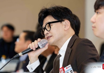 한동훈 긍정평가 50% 돌파…이언주 “호감이 총선 결정타는 아니야”