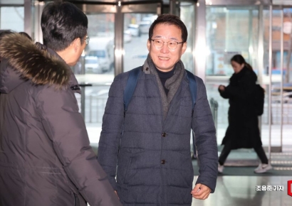 [포토]제4이동통신 주파수경매에 참석하는 세종텔레콤 이광모 이사
