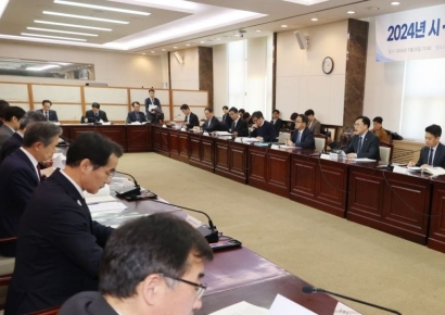 [포토]지역경제 활성화 정책 발언하는 김병환 차관
